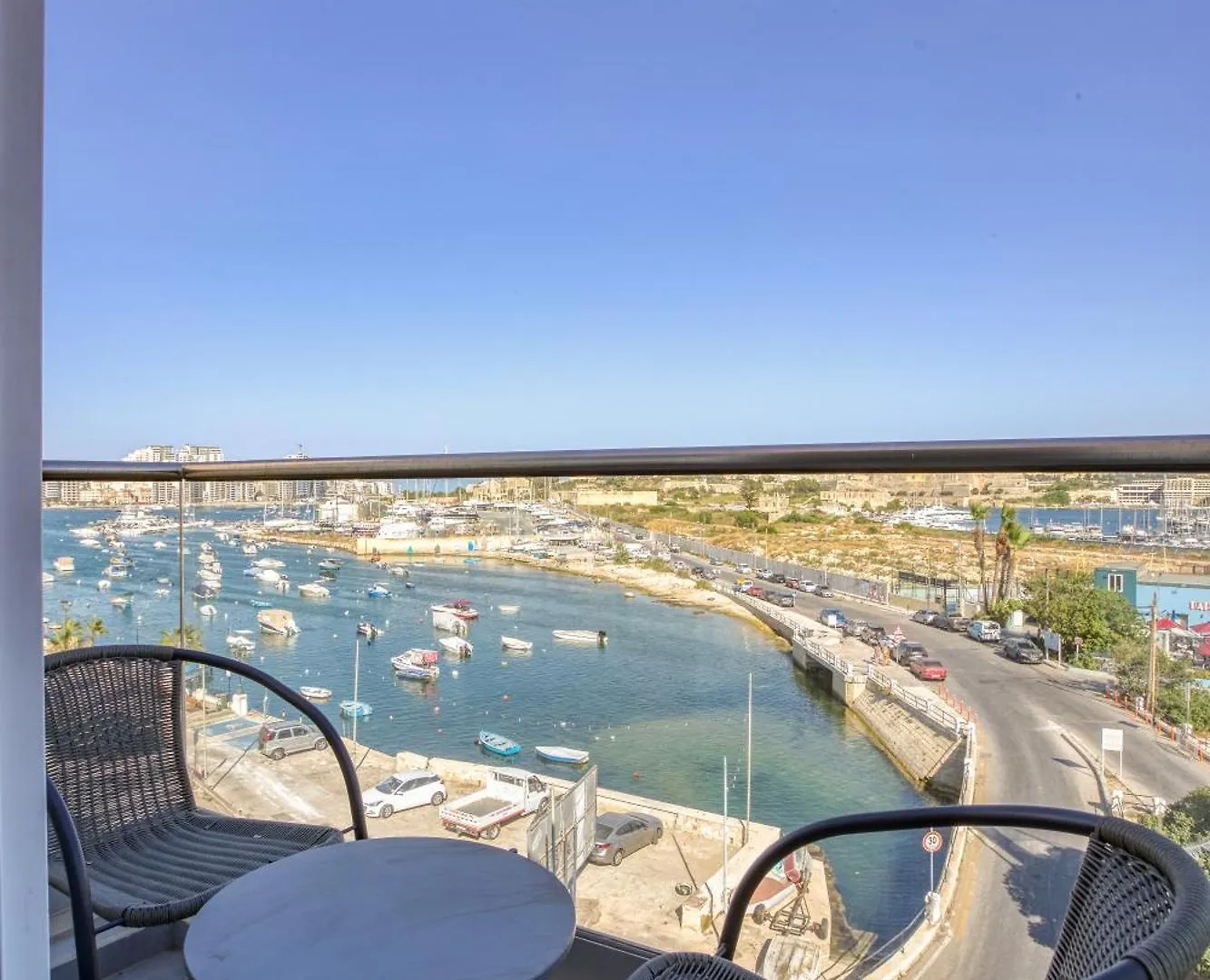 Gzira'S Seashore Stayaway Close To Manuel Island Malta